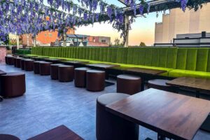 outdoor custom Restaurant banquette 